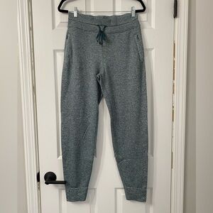 Lululemon Engineered Warmth Joggers - Green Jasper - Size 6